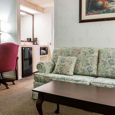 Econo Lodge & Suites Cascade Bagian luar foto