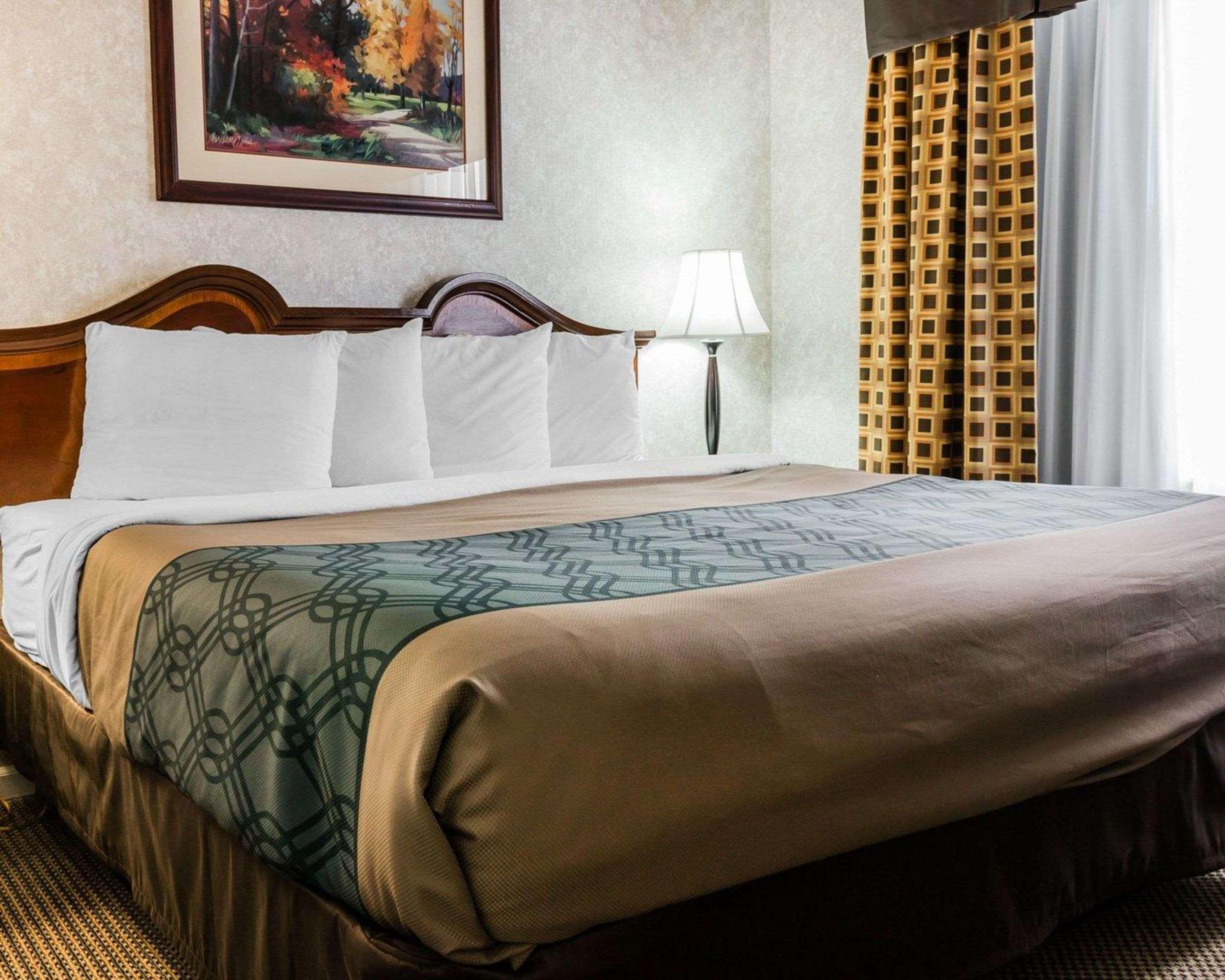 Econo Lodge & Suites Cascade Bagian luar foto