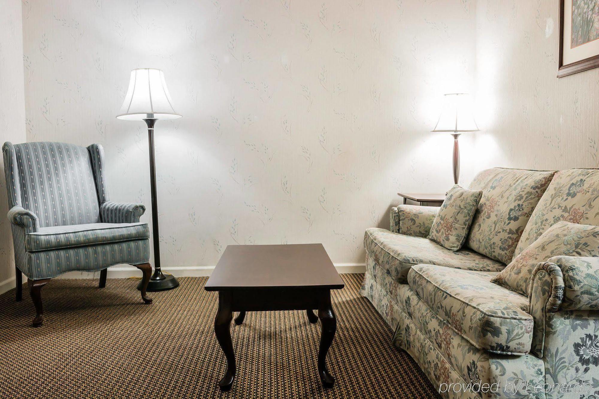 Econo Lodge & Suites Cascade Bagian luar foto